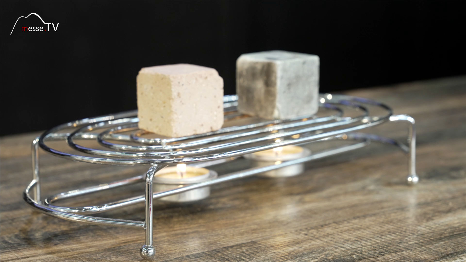 Comparison soapstone with fireclay