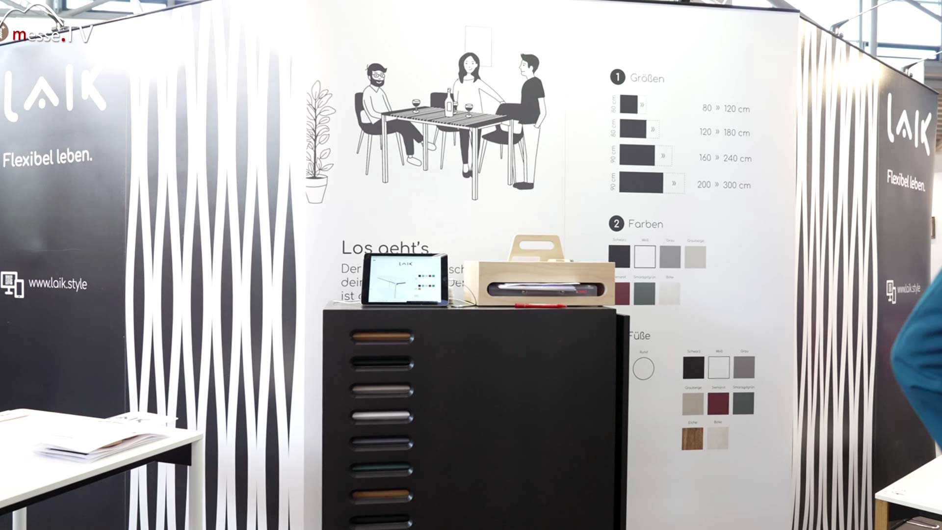 Designer table simply extendable LAIK