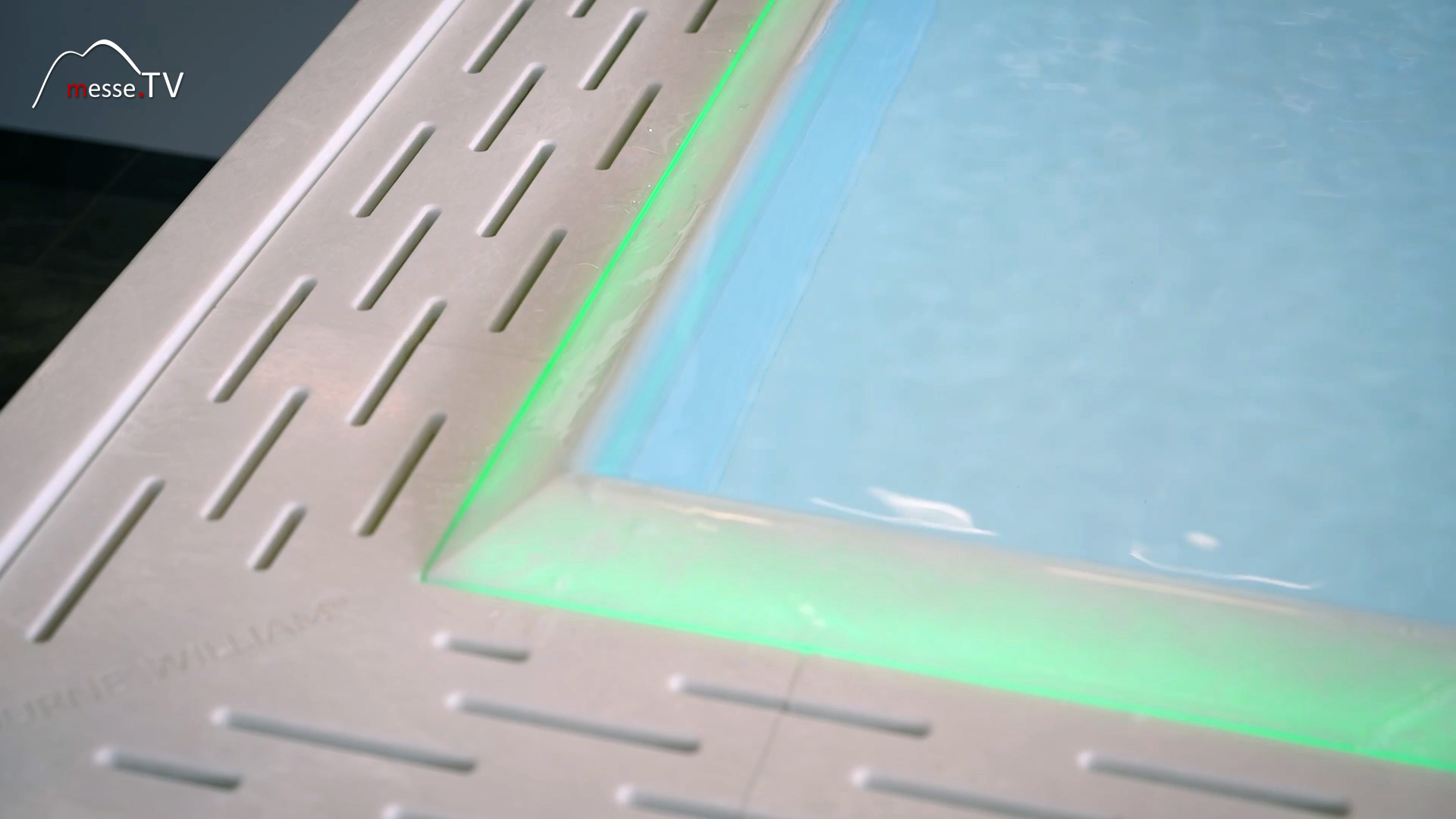 Overflow pool pool best aquanale Cologne