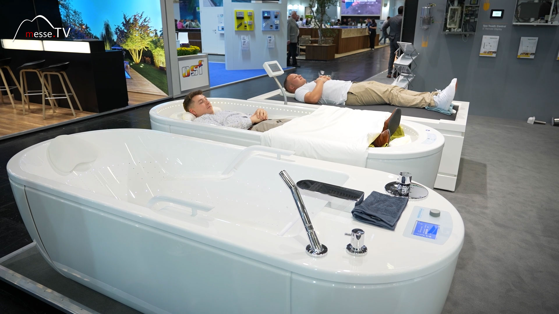 Unbescheiden hydrotherapy devices