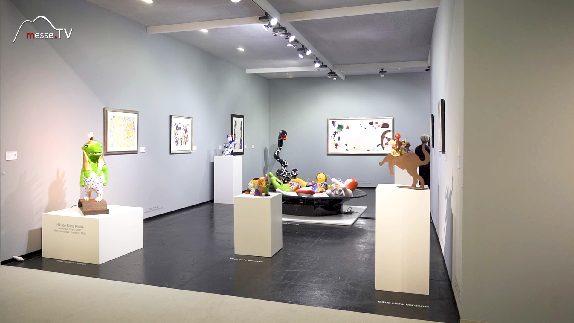 exhibition stand Samuelis Baumgarte gallery Niki de Saint Phalle Art Cologne