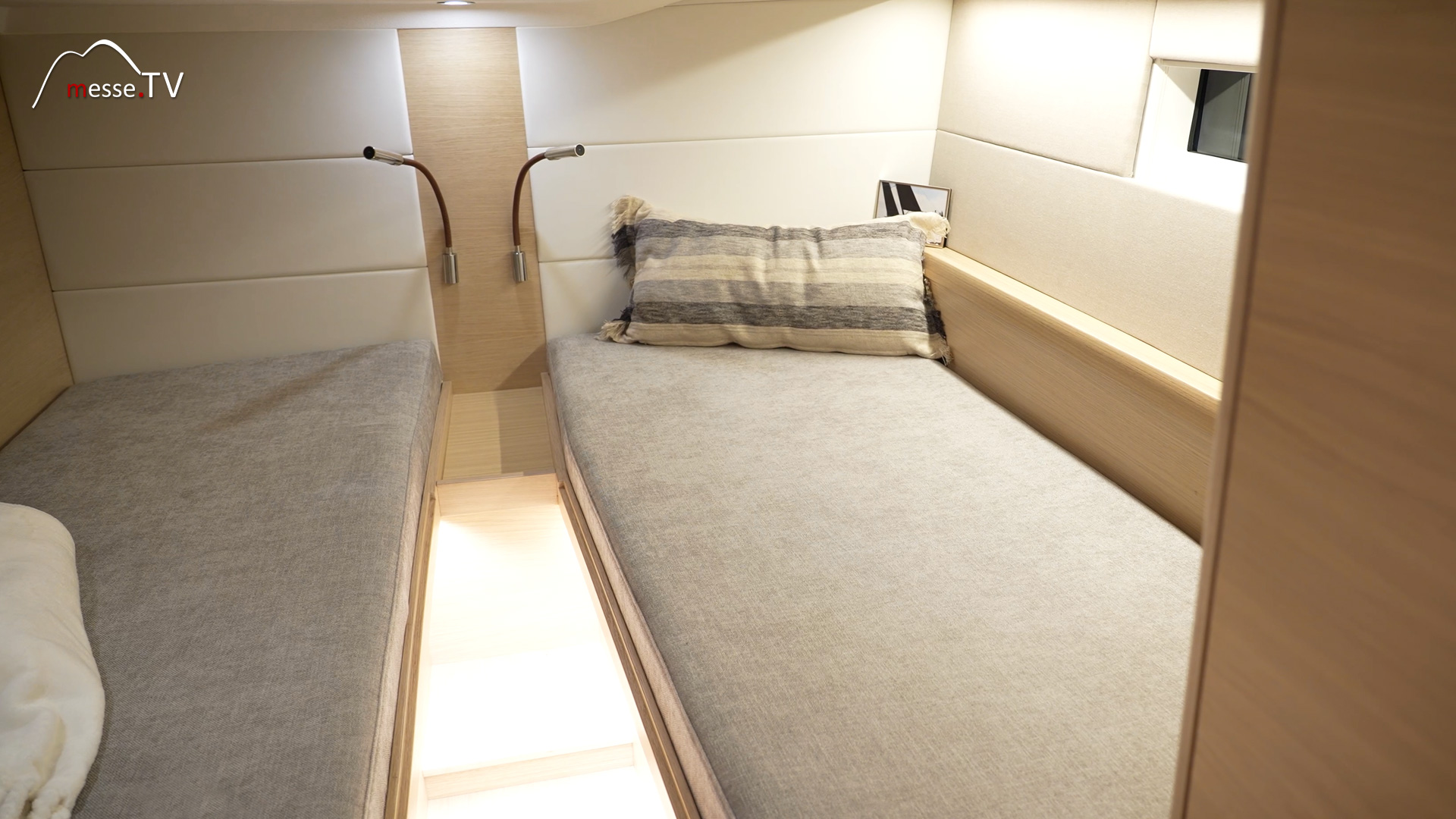 Arcona twin berths cabin