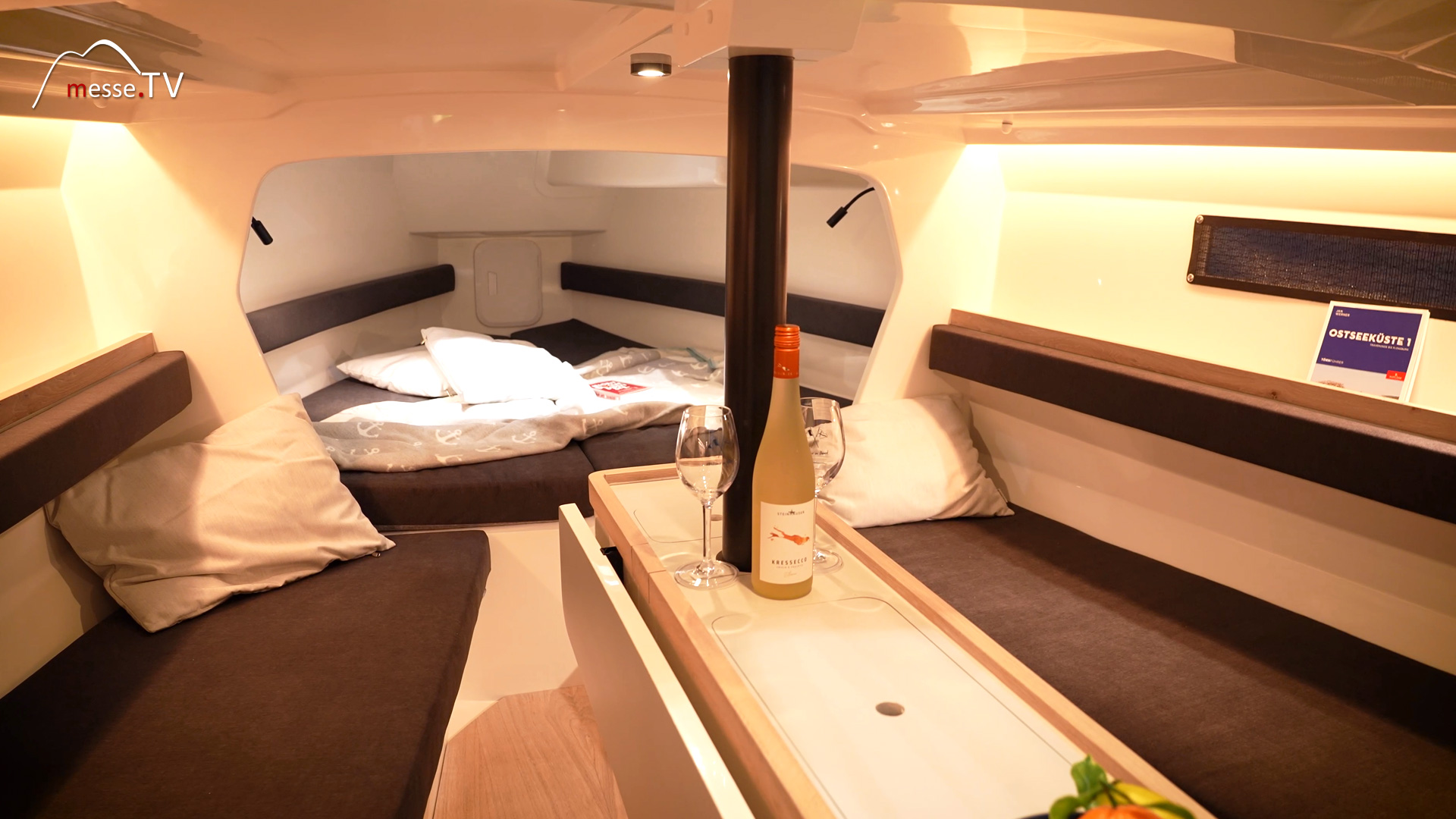 BENTE28 sailing yacht storage space customizable design