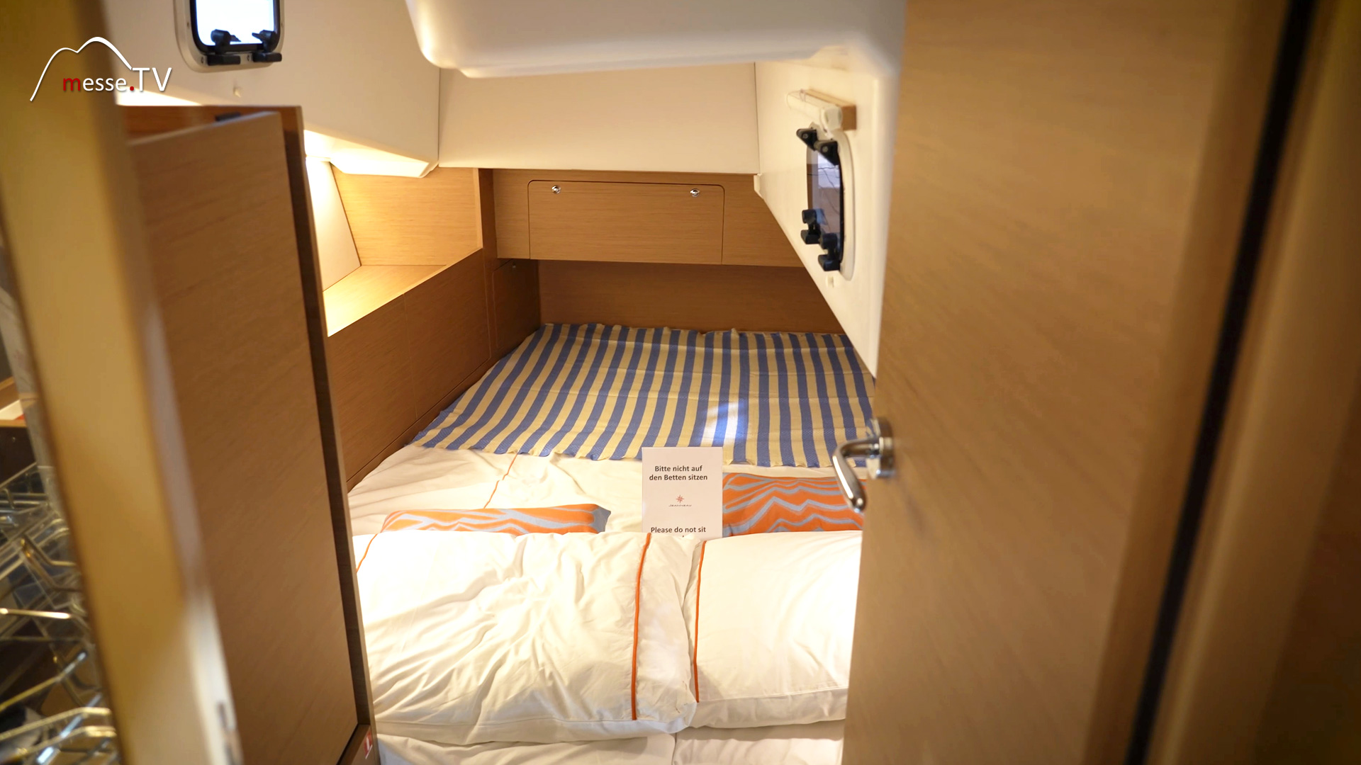 Sun Odyssey 350 family sailing boat double berth