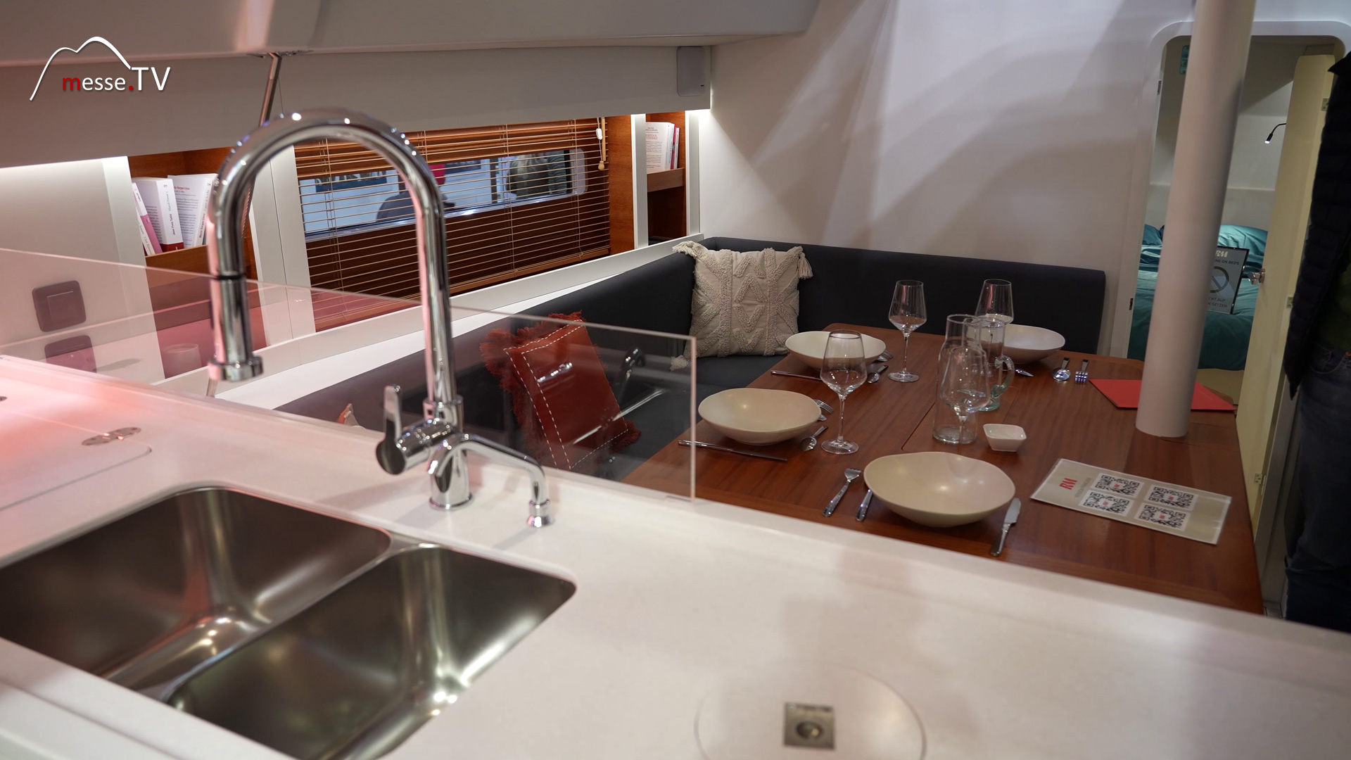 liveaboard yacht spacious lightful