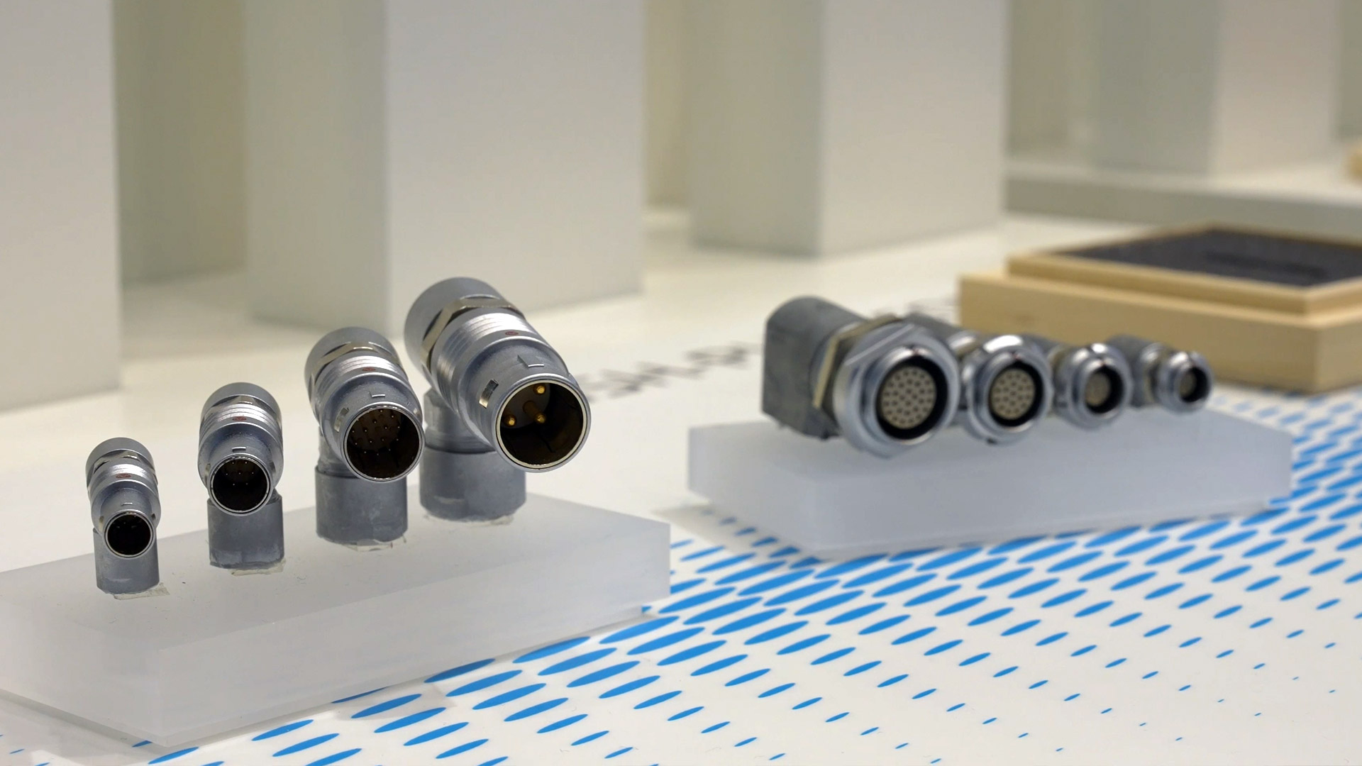 versatile connectors p series waterproof 90 degree angle connectors yamaichi electronica 2024