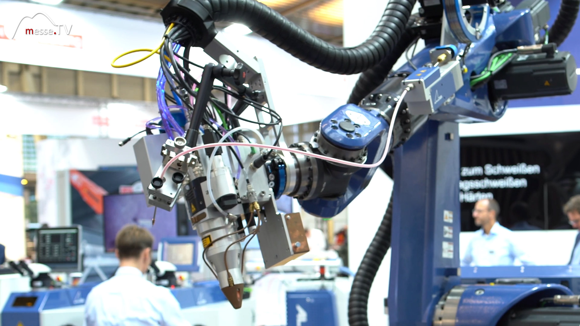 4kw fiber laser in mobile robot system automation alpha laser euroblech 2024