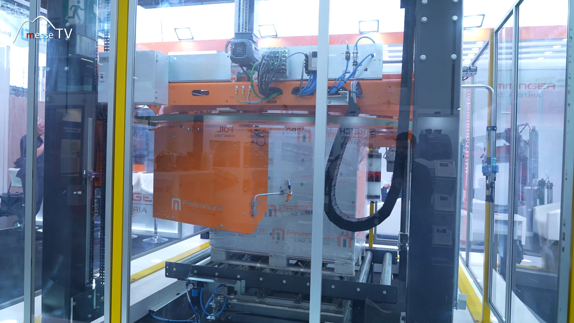 fully automatic transport securing for pallets with stretch film pamminger verpackungstechnik fachpack 2024