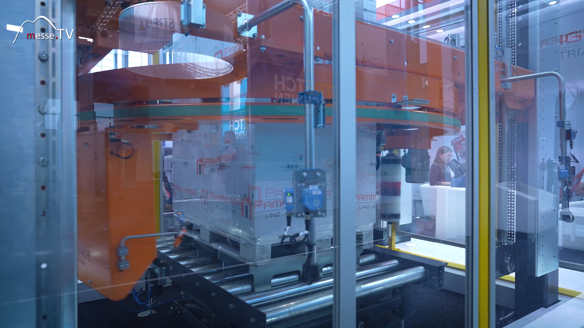 innovative and economical transport security for pallets raptor pamminger verpackungstechnick fachpack nuremberg