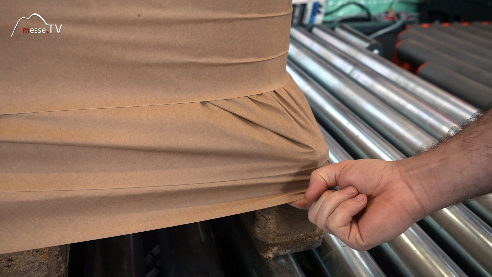 pallet packaging with recyclable paper safe and environmentally friendly packaging paper wrap