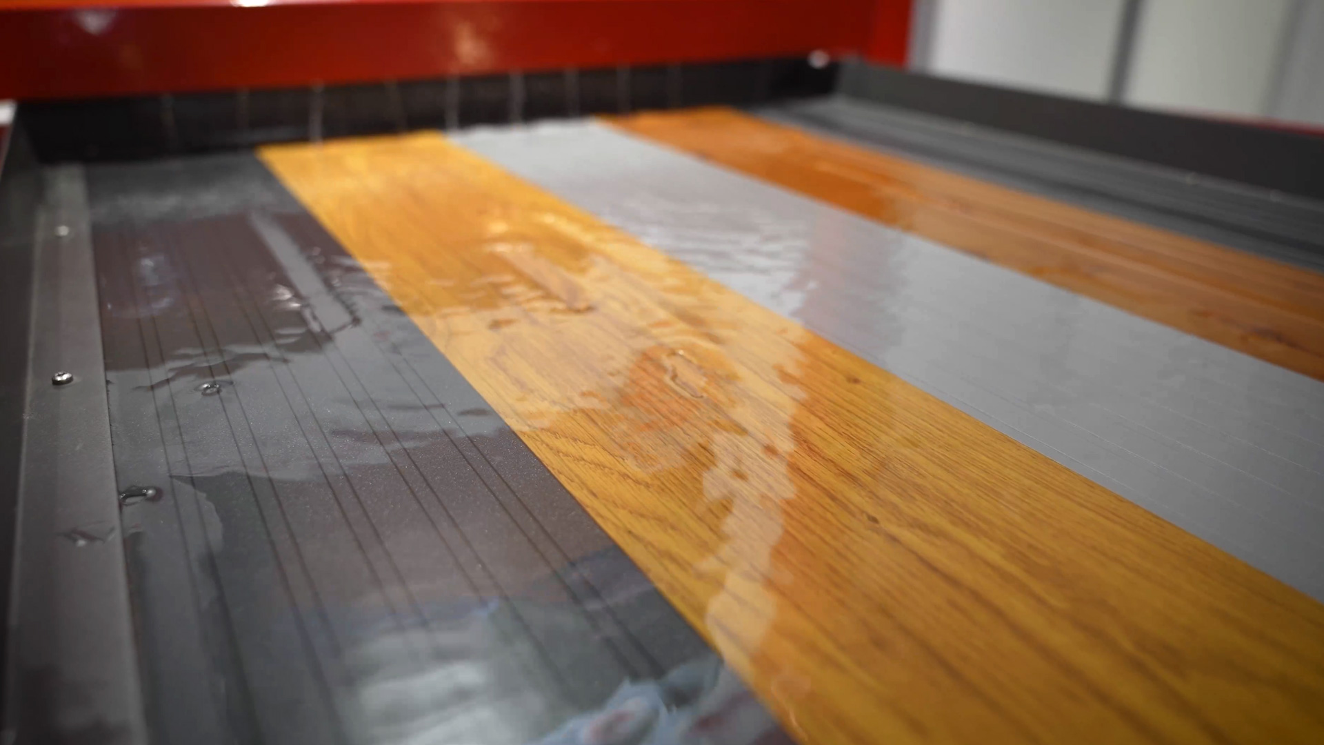 waterproof aluminum flooring well suited for home crafts with click system