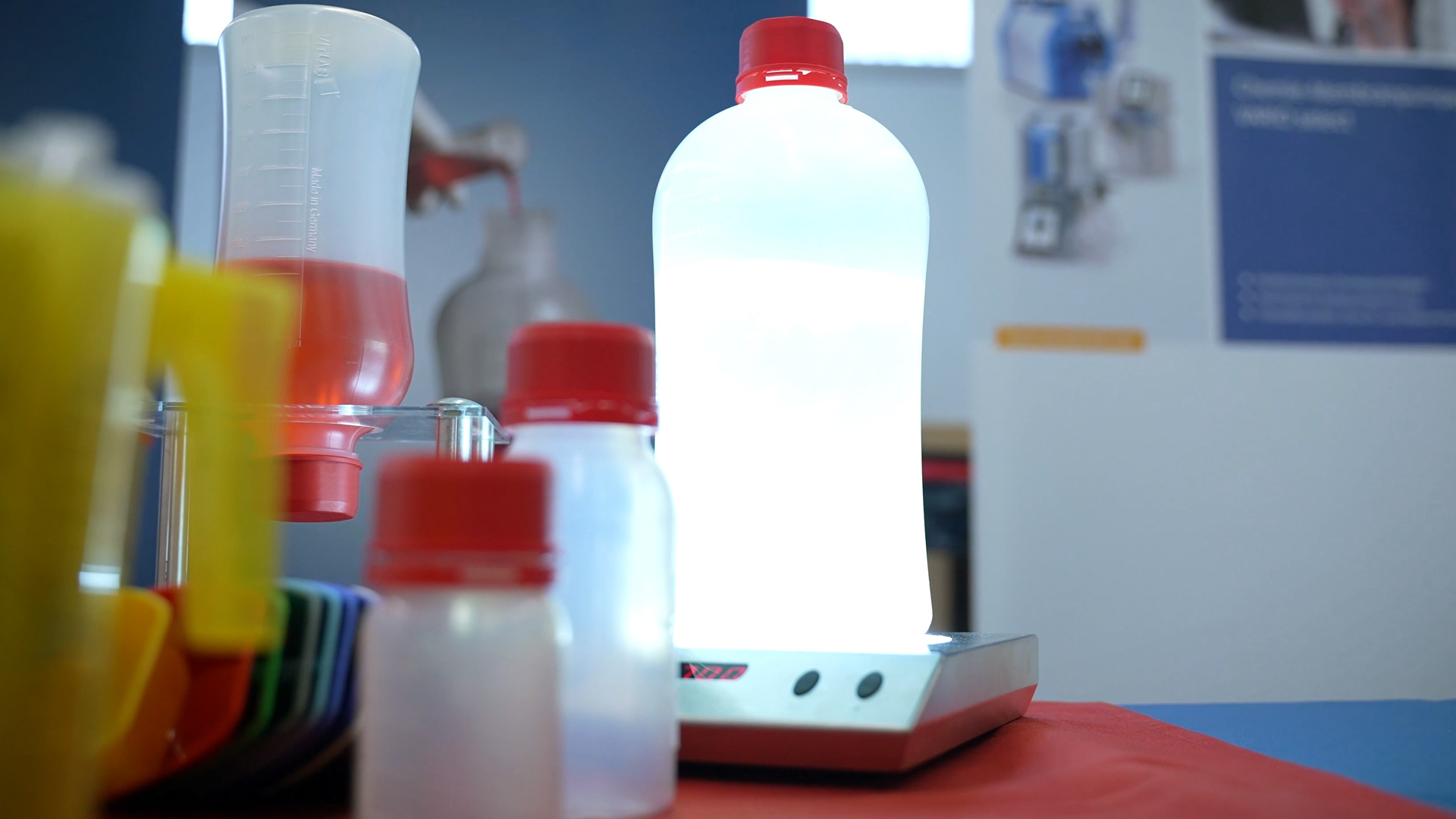 vitgrip bottle ergonomic design uniform standard thread vitlab lab supply 2024