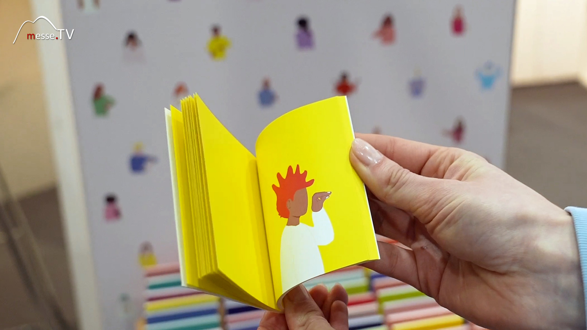 Chicken playful education sign language