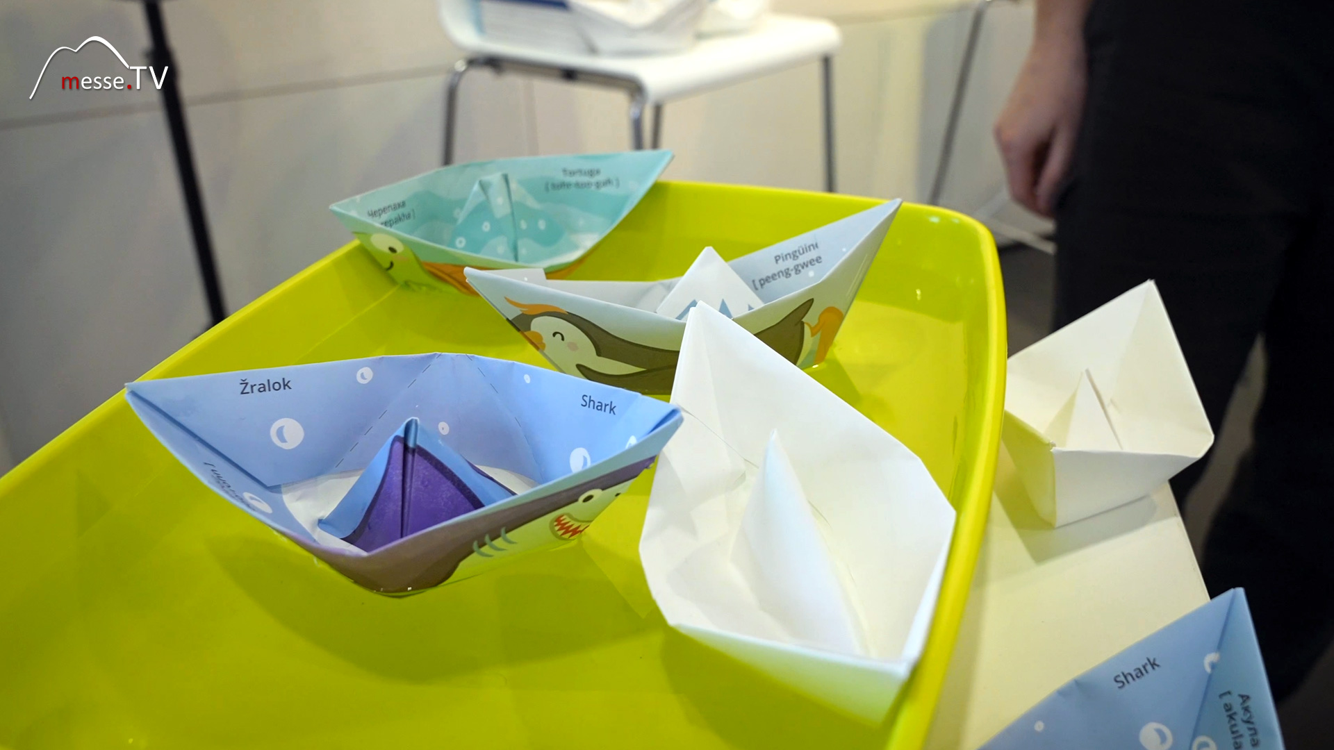 Floating Origami boats Woys