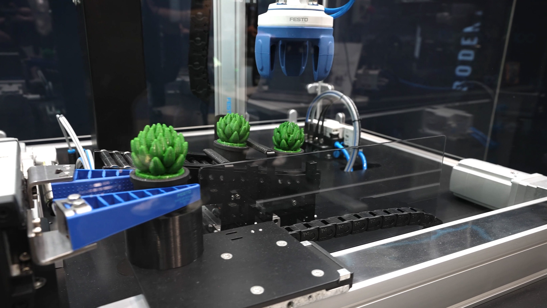 Automated harvesting Soft grippers Avoidance of pressure marks