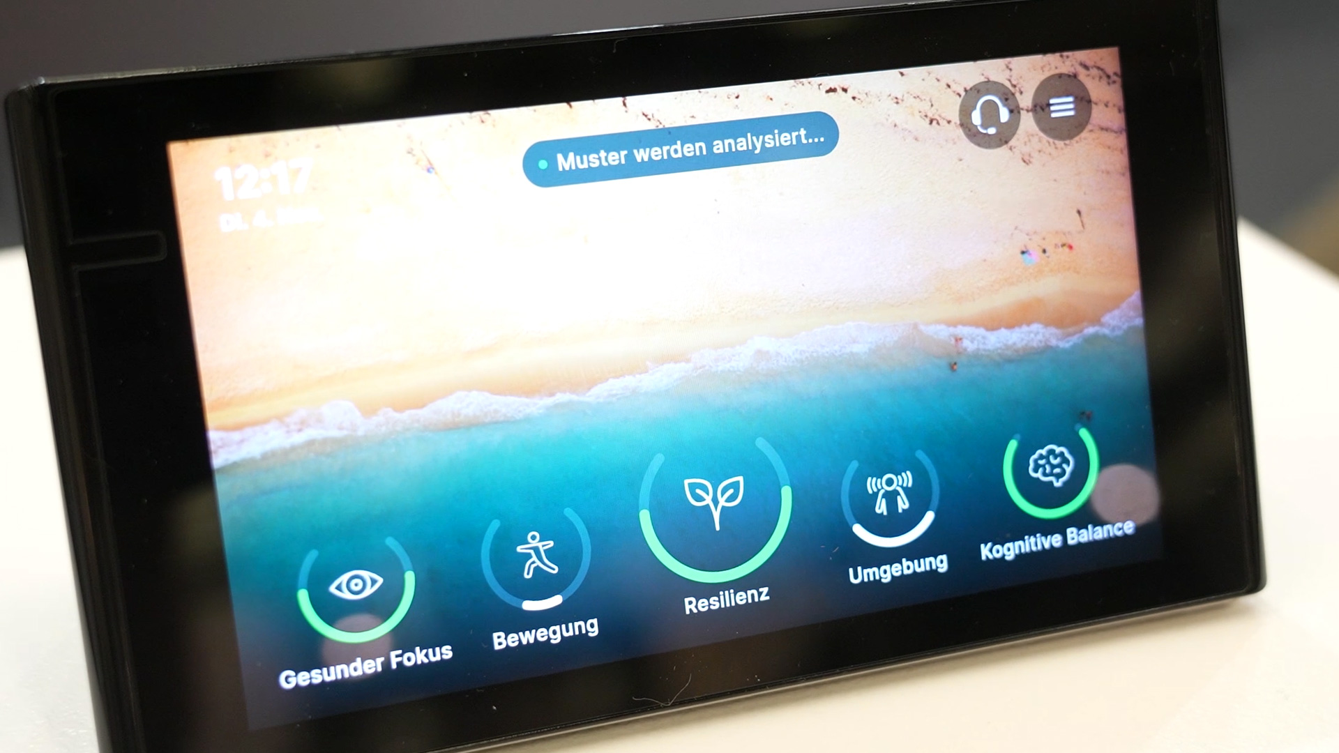 Resilience coach registers cognitive stress and work productivity