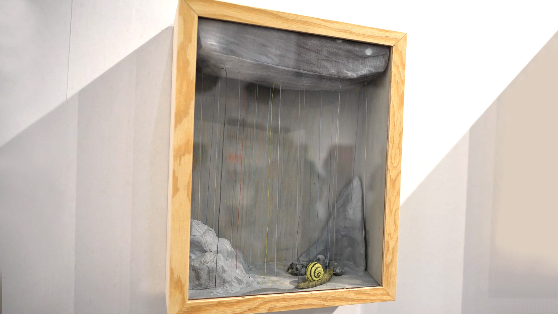 Gallery M29 Fragile Fabric Sculpture Snail Cloud Threads Display Case