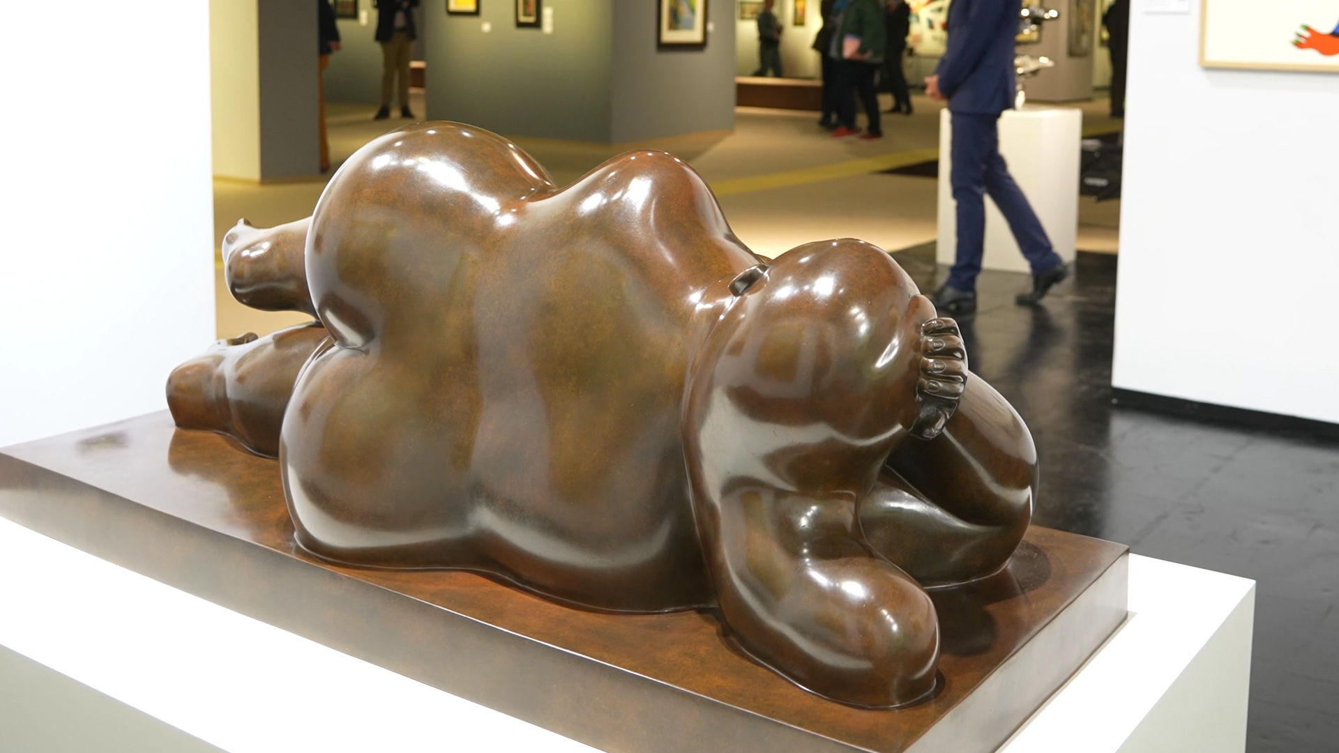 Reclining nude back bronze sculpture Fernando Botero