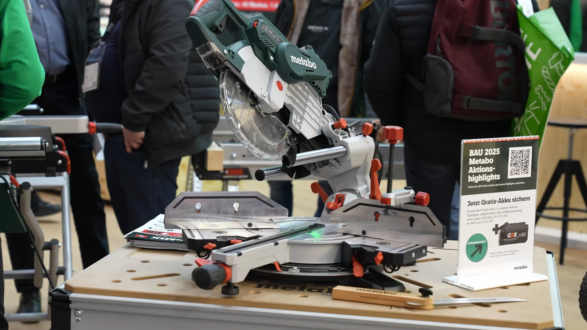 cordless cross cut saw metabo booth bau 2024 munich
