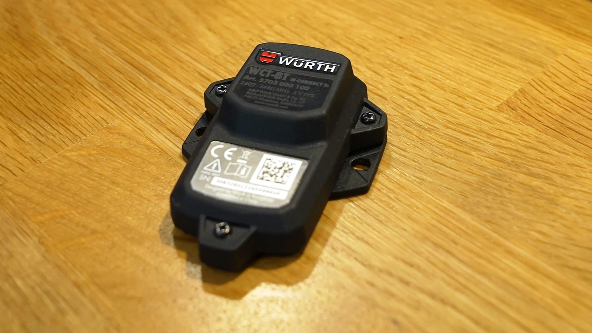 localize digital construction site equipment with bluetooth trackers or gps modules
