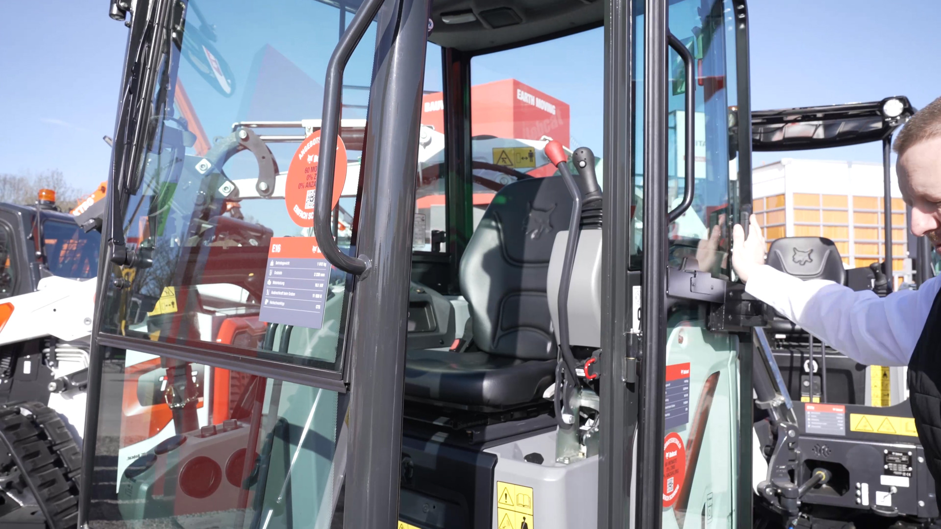 drivers cab bobcat mini excavators comfort and good visibility for excavator operators