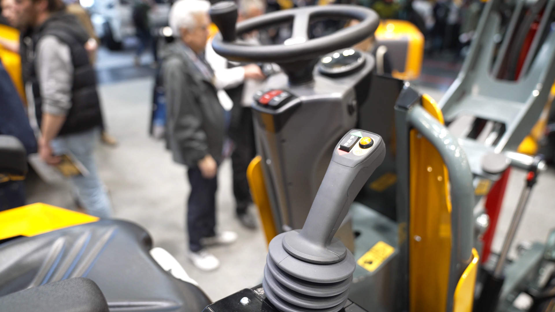 giant gd10h wheel loader with intuitive joystick control