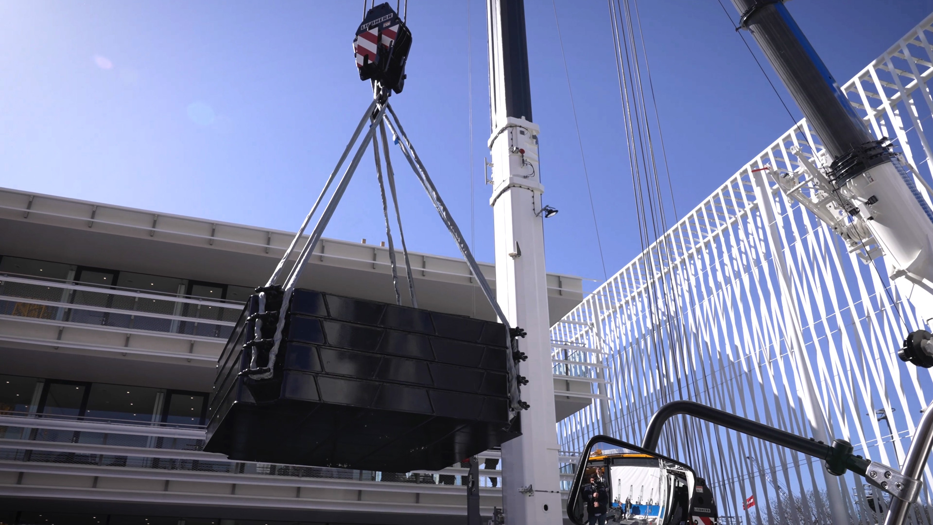 liebherr mobile crane electric operation without power restrictions