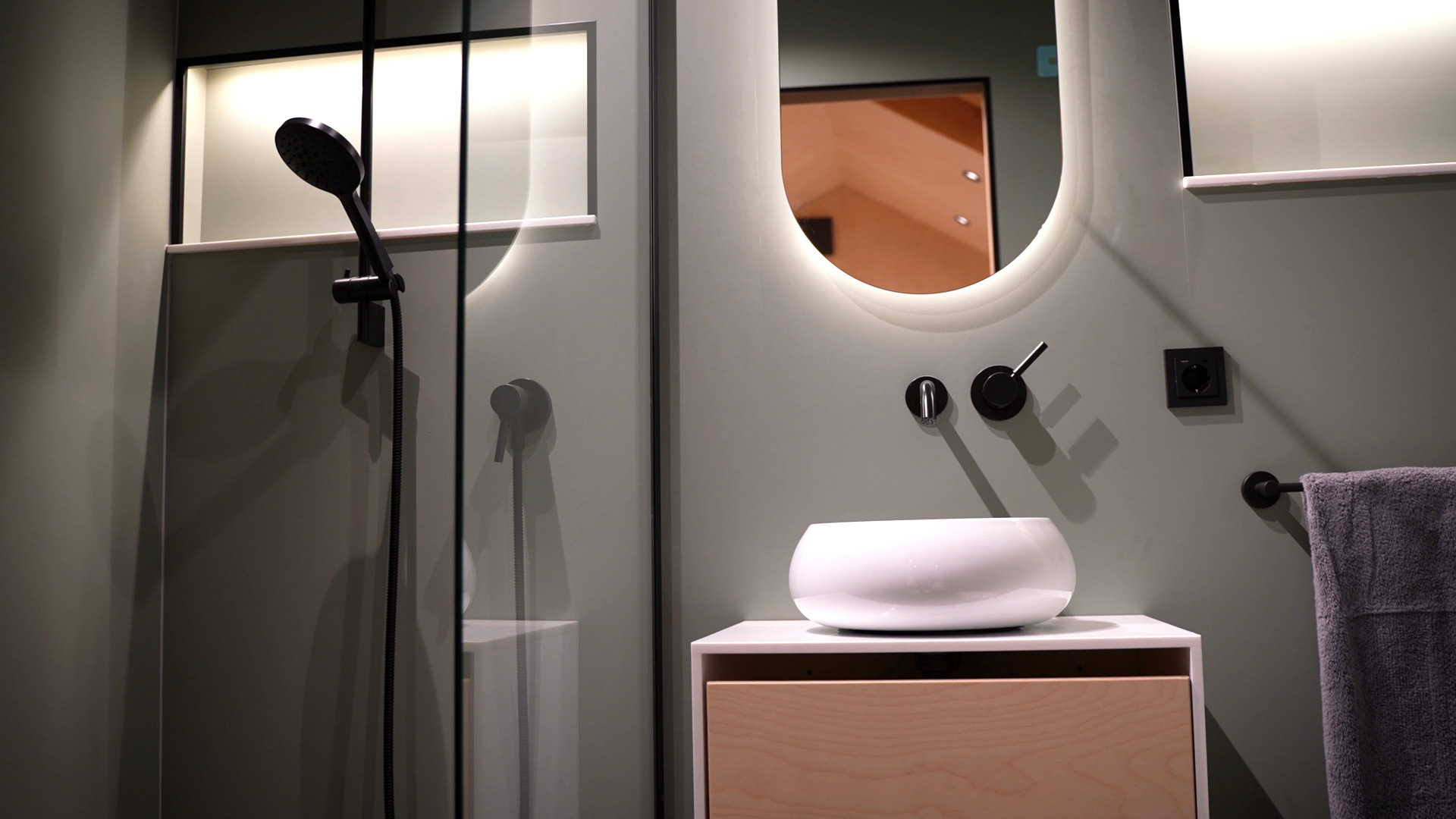 Tiny Space Bathroom Mobile Accommodation