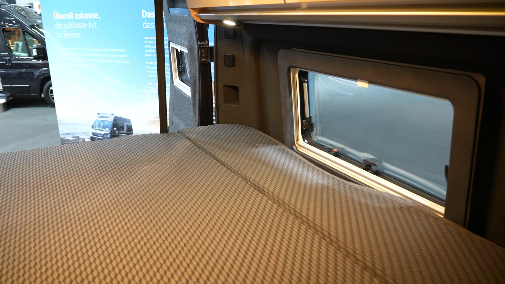 Sleeping area with window in the Knaus Boxtime