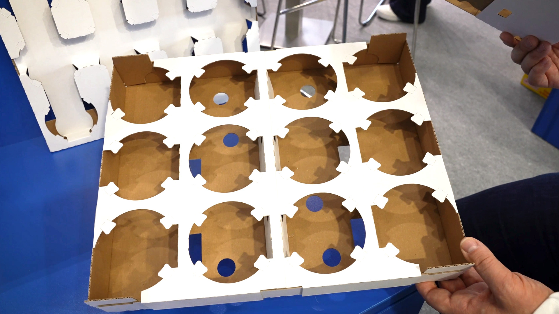 Cup Star Tray reduces material consumption Palm
