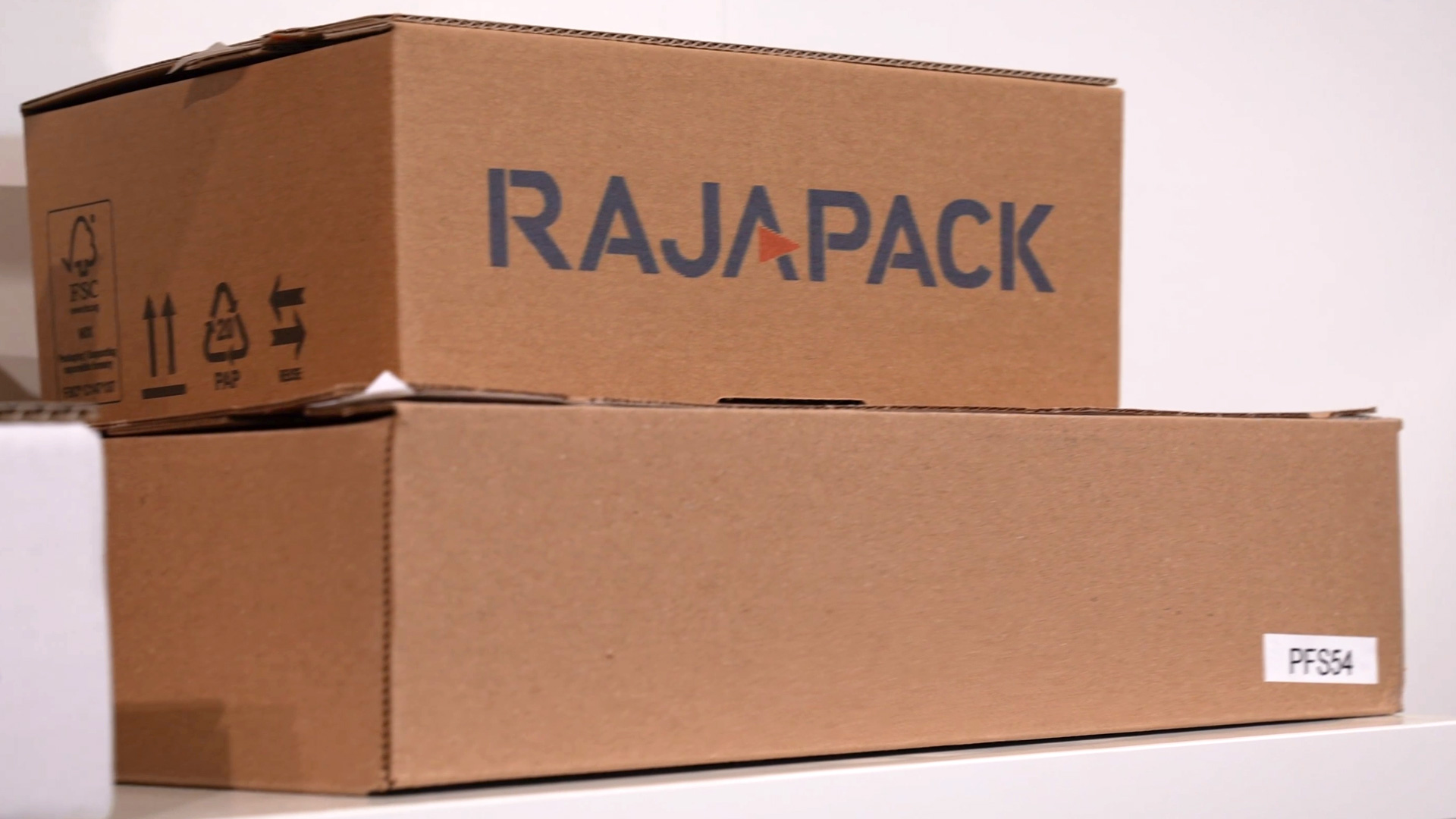 Rajapack personalized shipping box