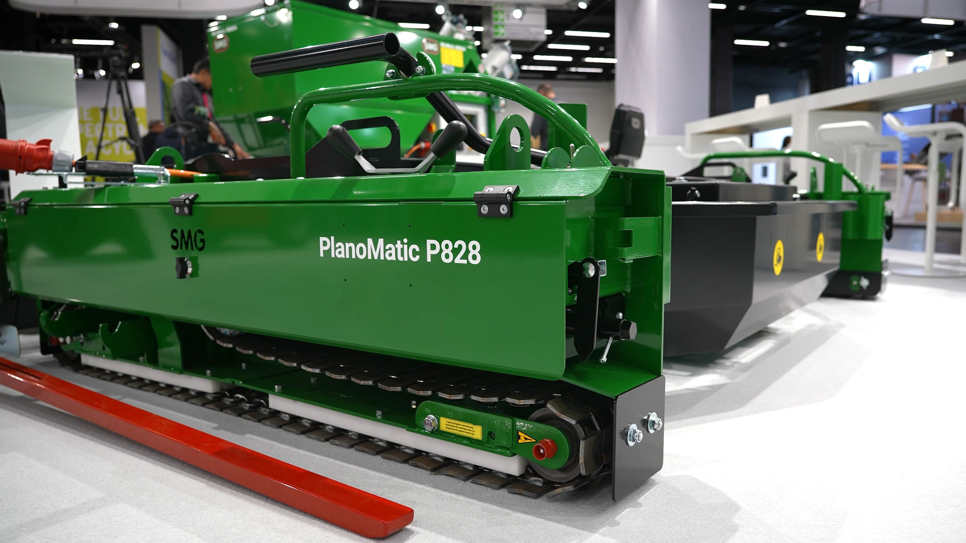 Bau von Sportflaechen Athletikanlagen PlanoMatic P828 SMG