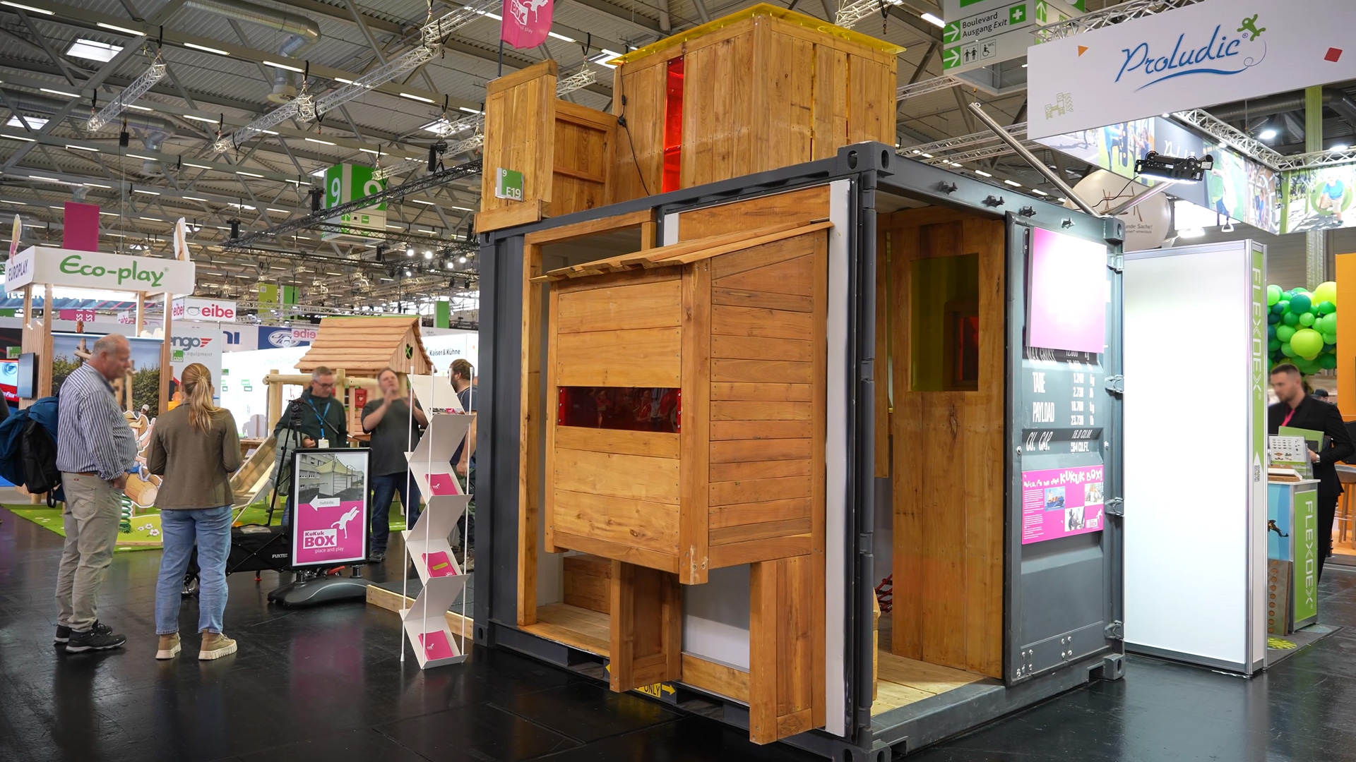 Urban Sports Concept Muscle Training in a Container FSB Cologne