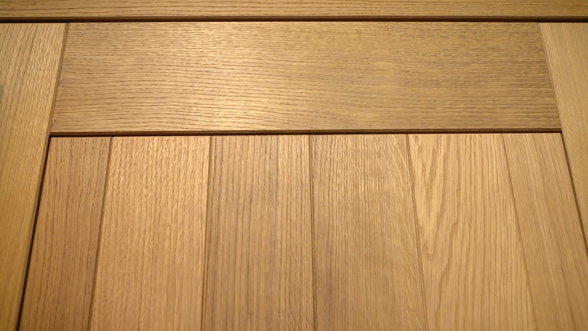 Hybrid door classic door shape modern interpretation