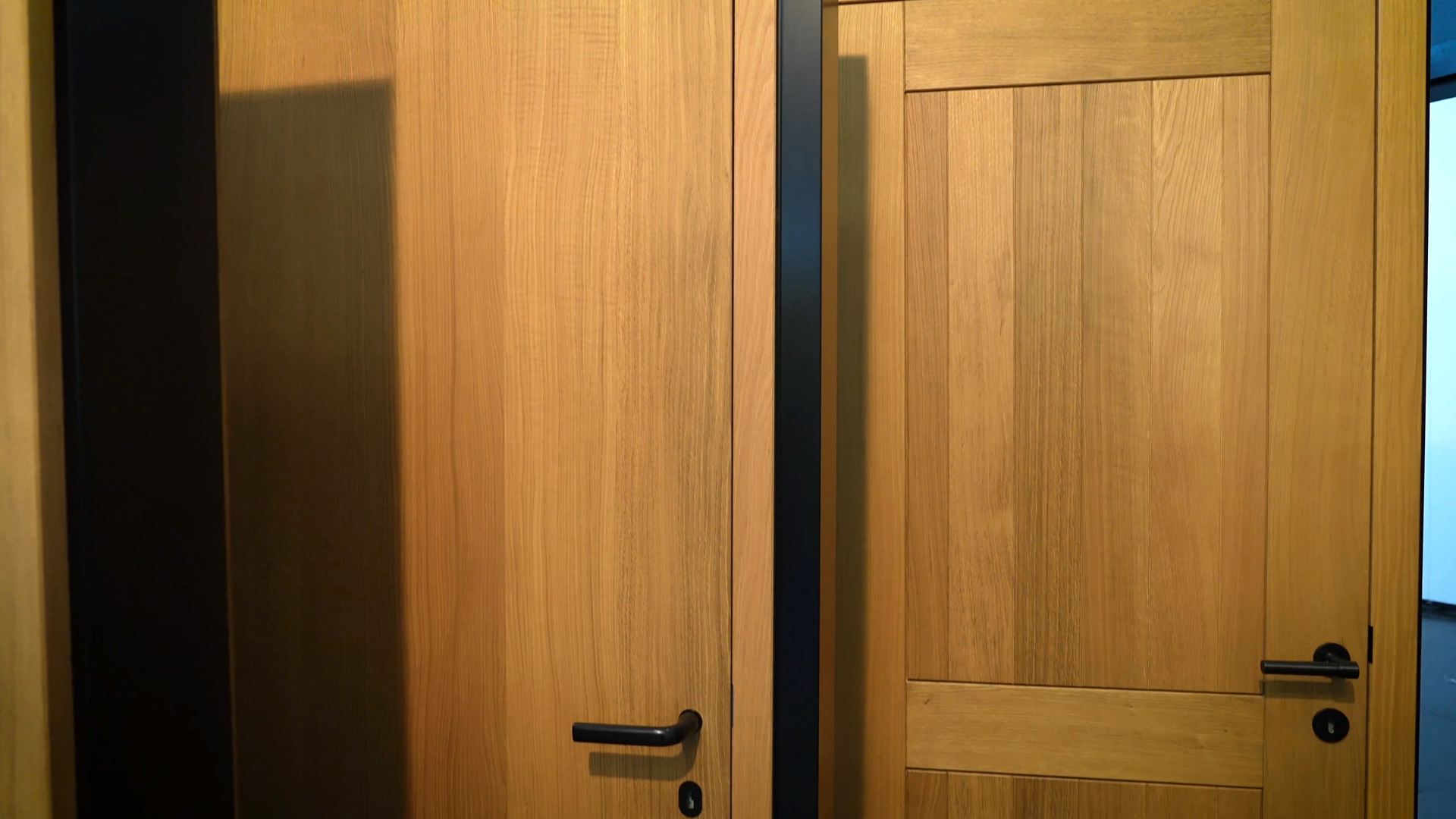 Oak door rustic look plank door Haberl