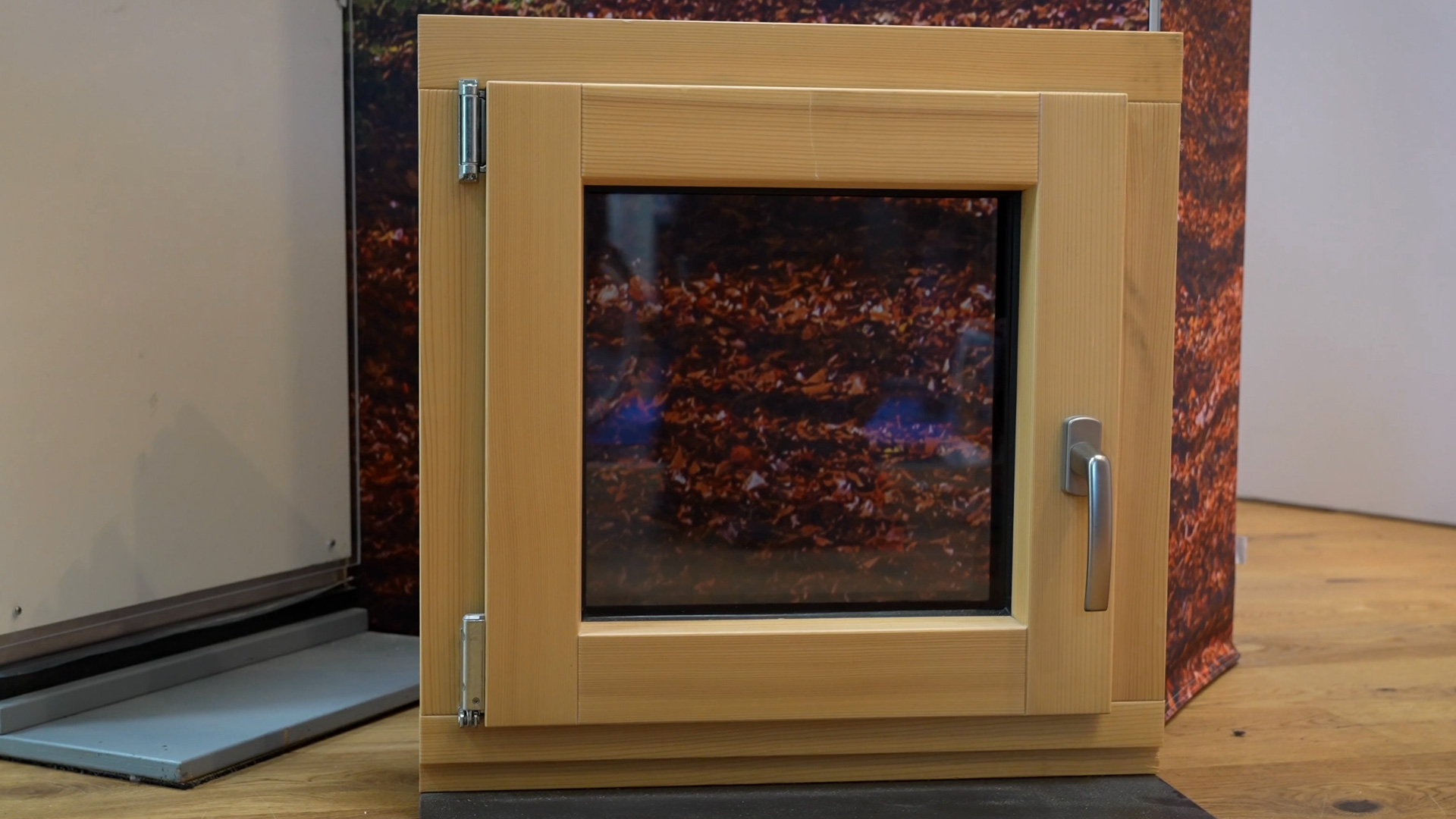 Wood aluminum windows with Hilti connection system