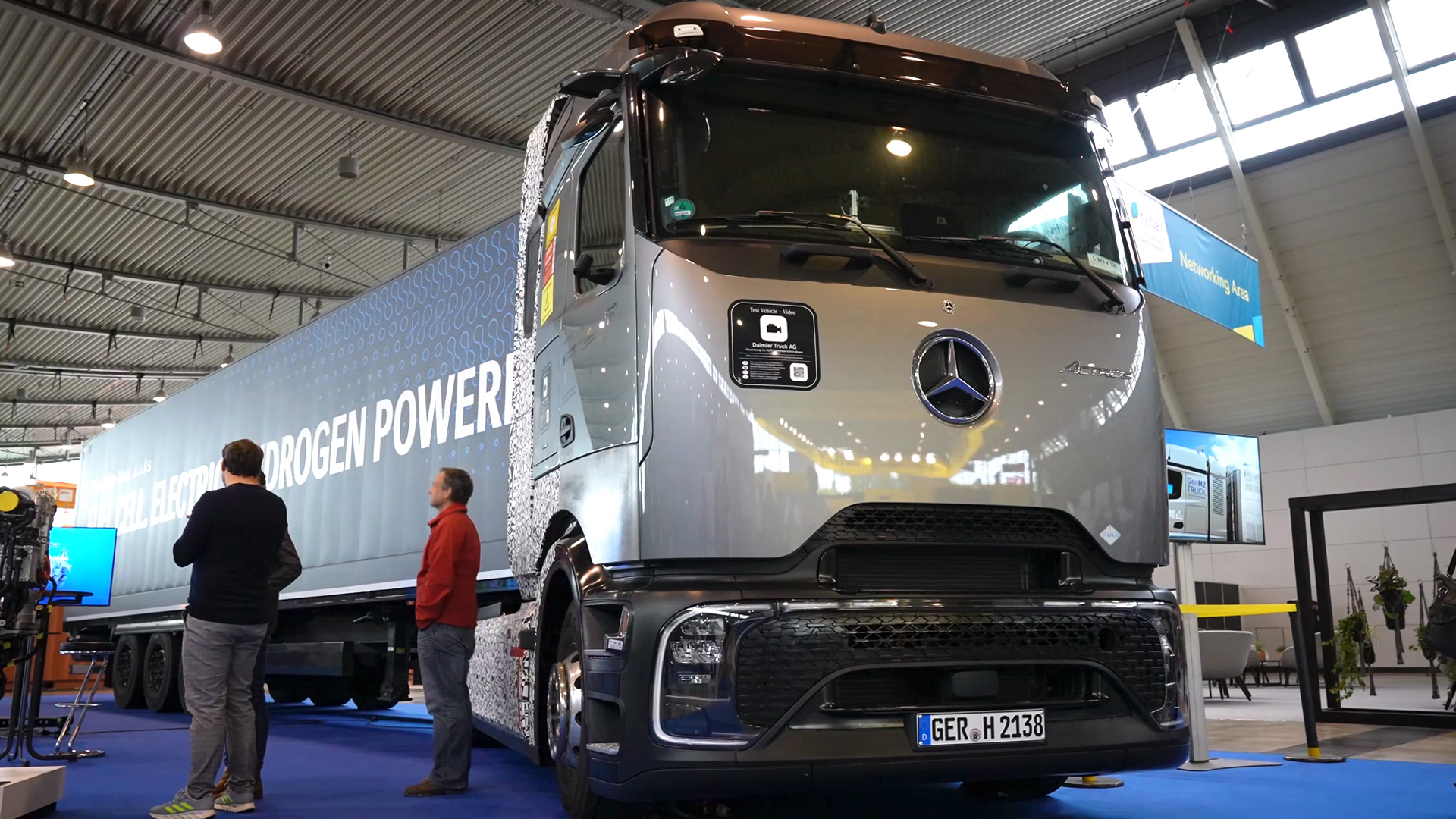 Daimler Mercedes Benz GenH2 Truck hy fcell 2025