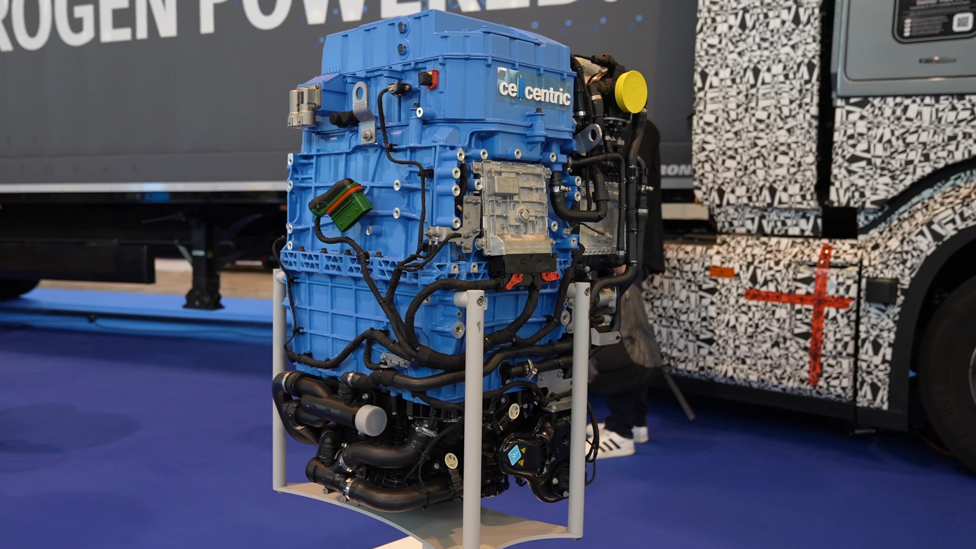 Fuel cell for long range heavy load Cellcentric