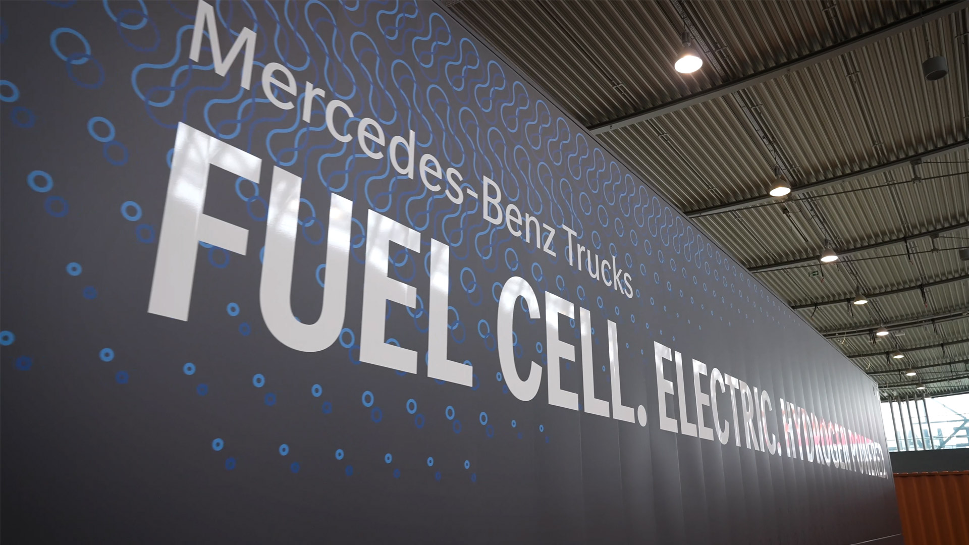 Mercedes Benz GenH2 Truck with hydrogen operation