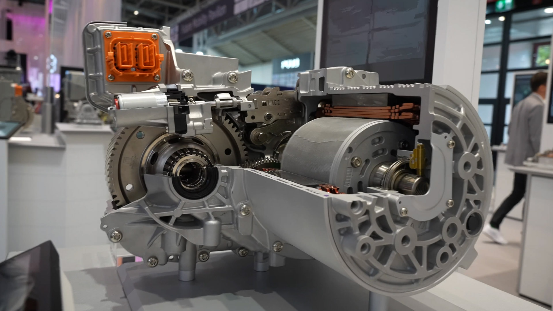 EMR4 electric motor and transmission in compact design