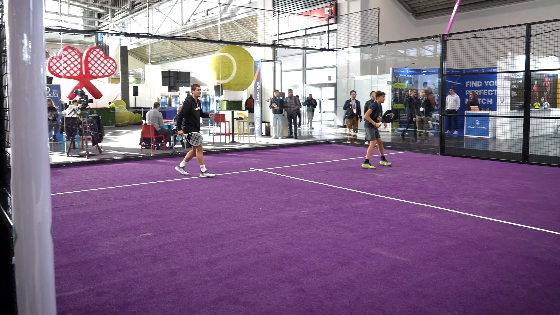 Mobile padel courts for sporting events