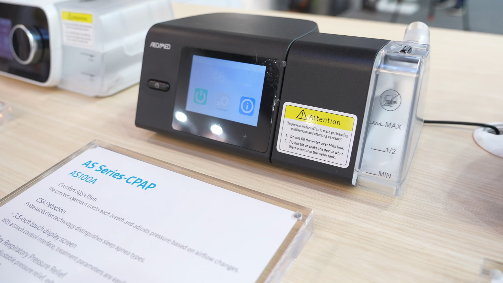 Heyer respiratory therapy device with quiet respiratory support