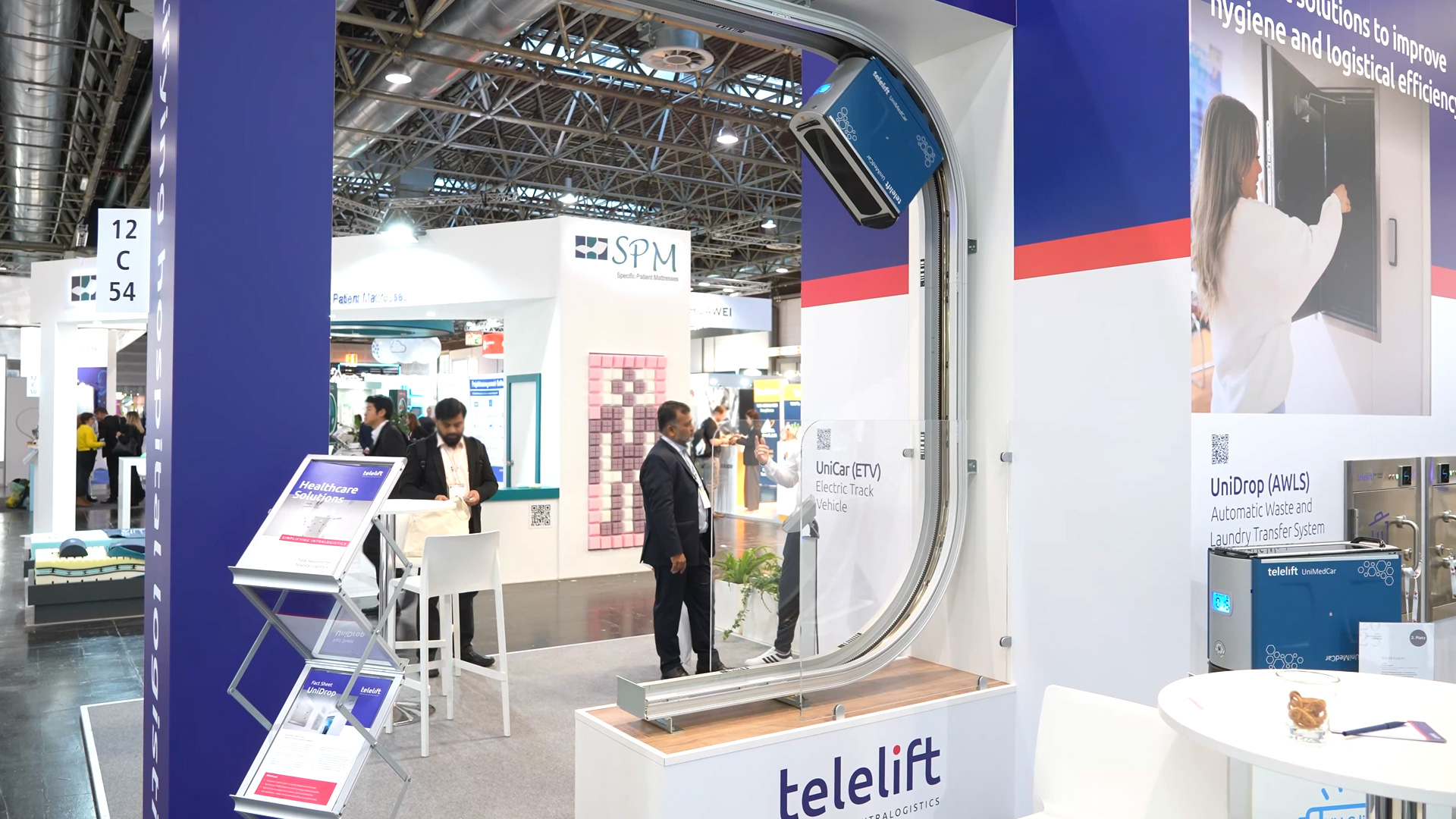 Telelift UniCar logistics from the laboratory to the ward