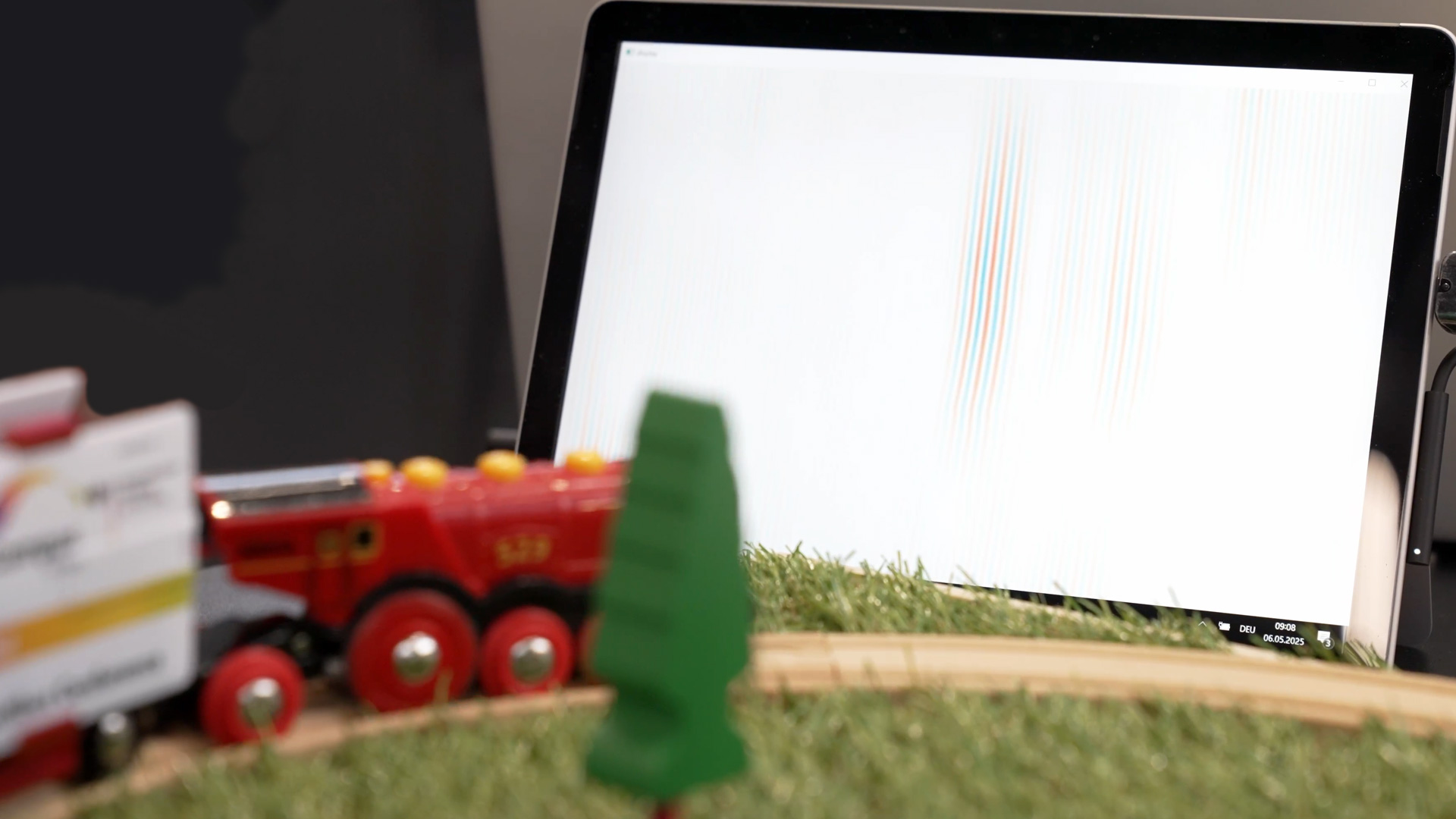 demonstration cmut ultrasonic sensors for gesture control and distance measurement fraunhofer