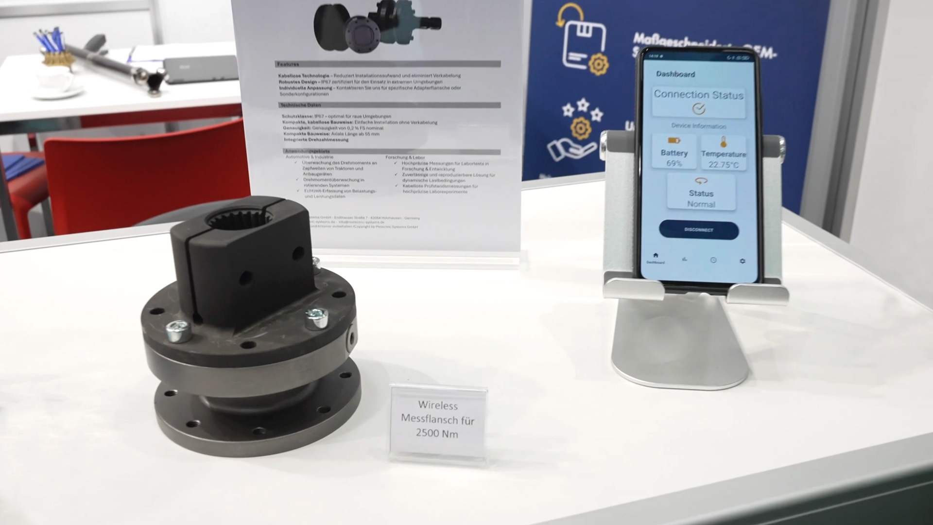 torque measuring flange can be connected to mobile devices or pcs via wireless connection