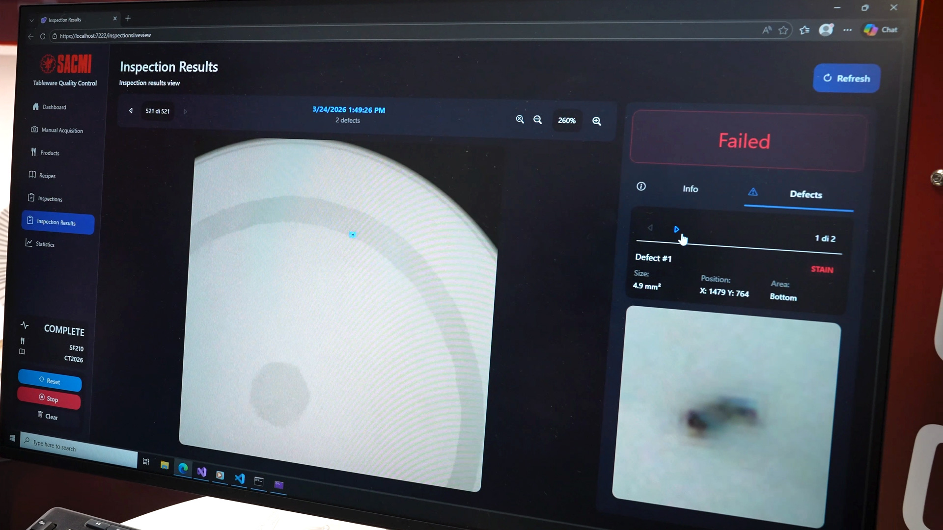 Automated dish inspection ceramics with camera system illumination and AI evaluation