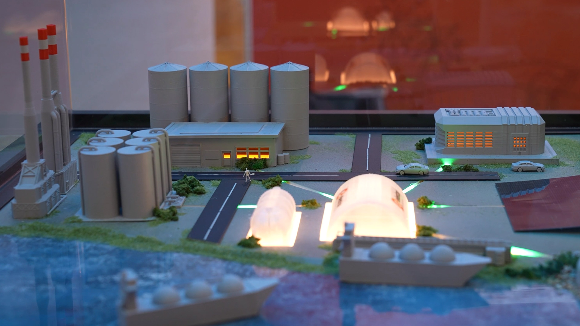 Storage systems can replace fossil fuel fired peak load power stations