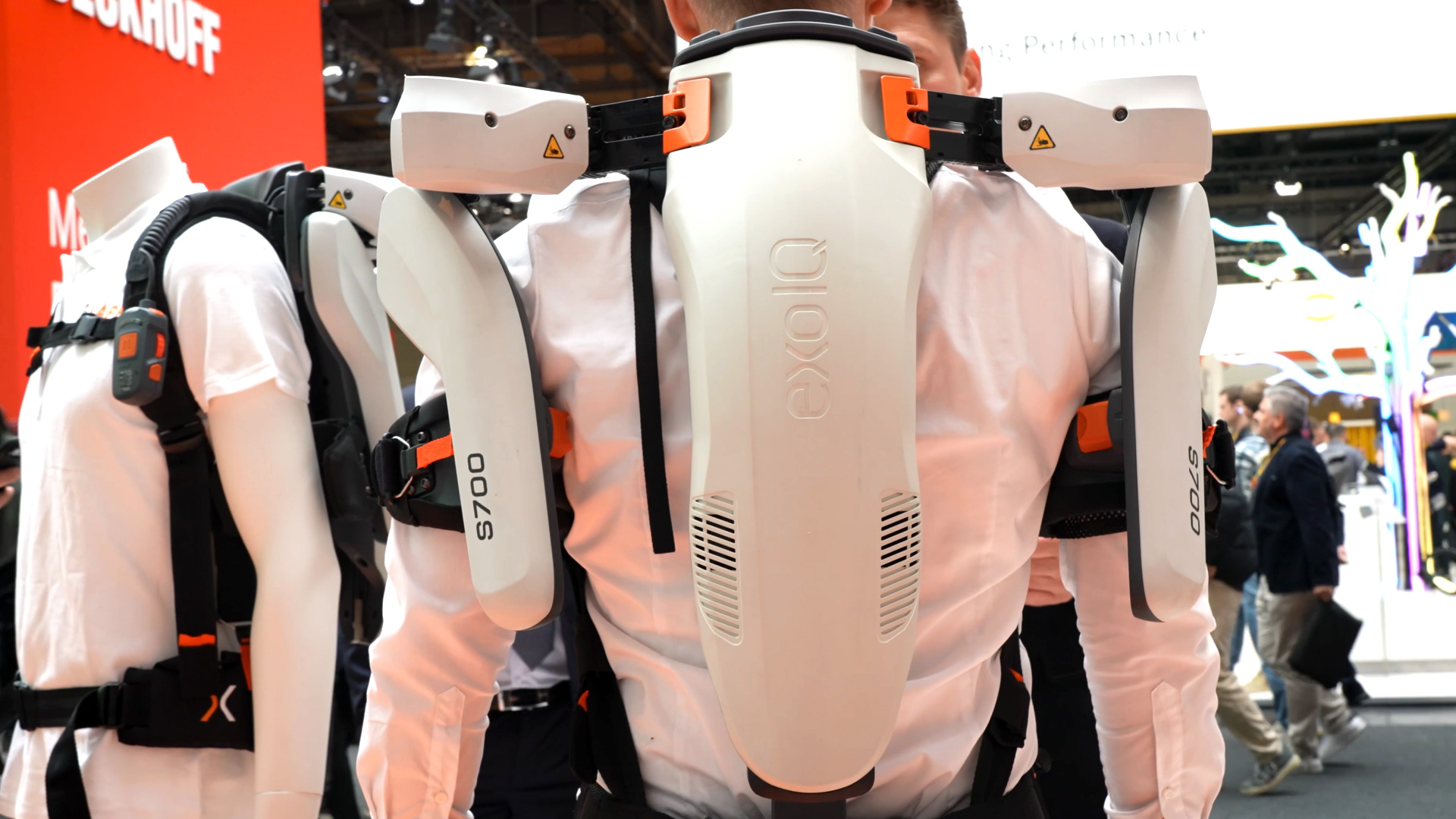 Exoskeleton S700 with data cable for industrial loads