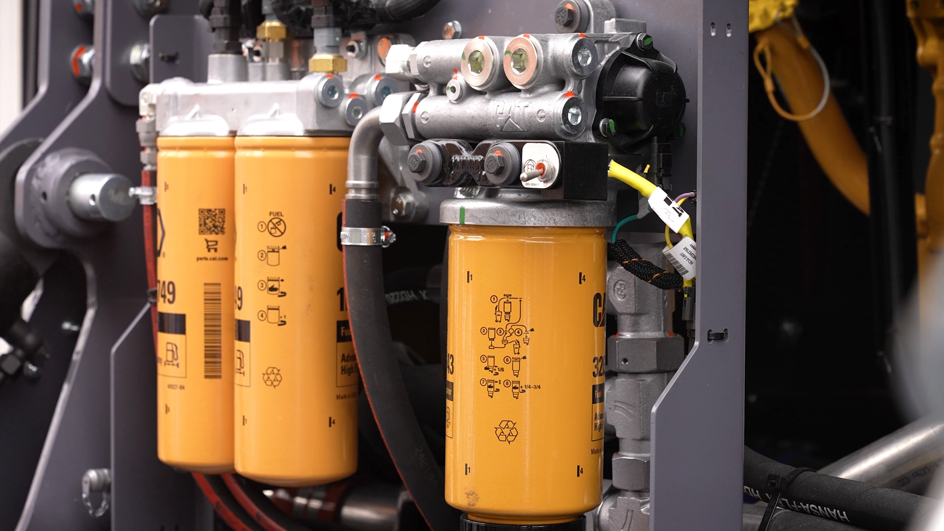 Doppstadt Grinder DG 4 with Caterpillar engine variations with 420 relatively 585 hp