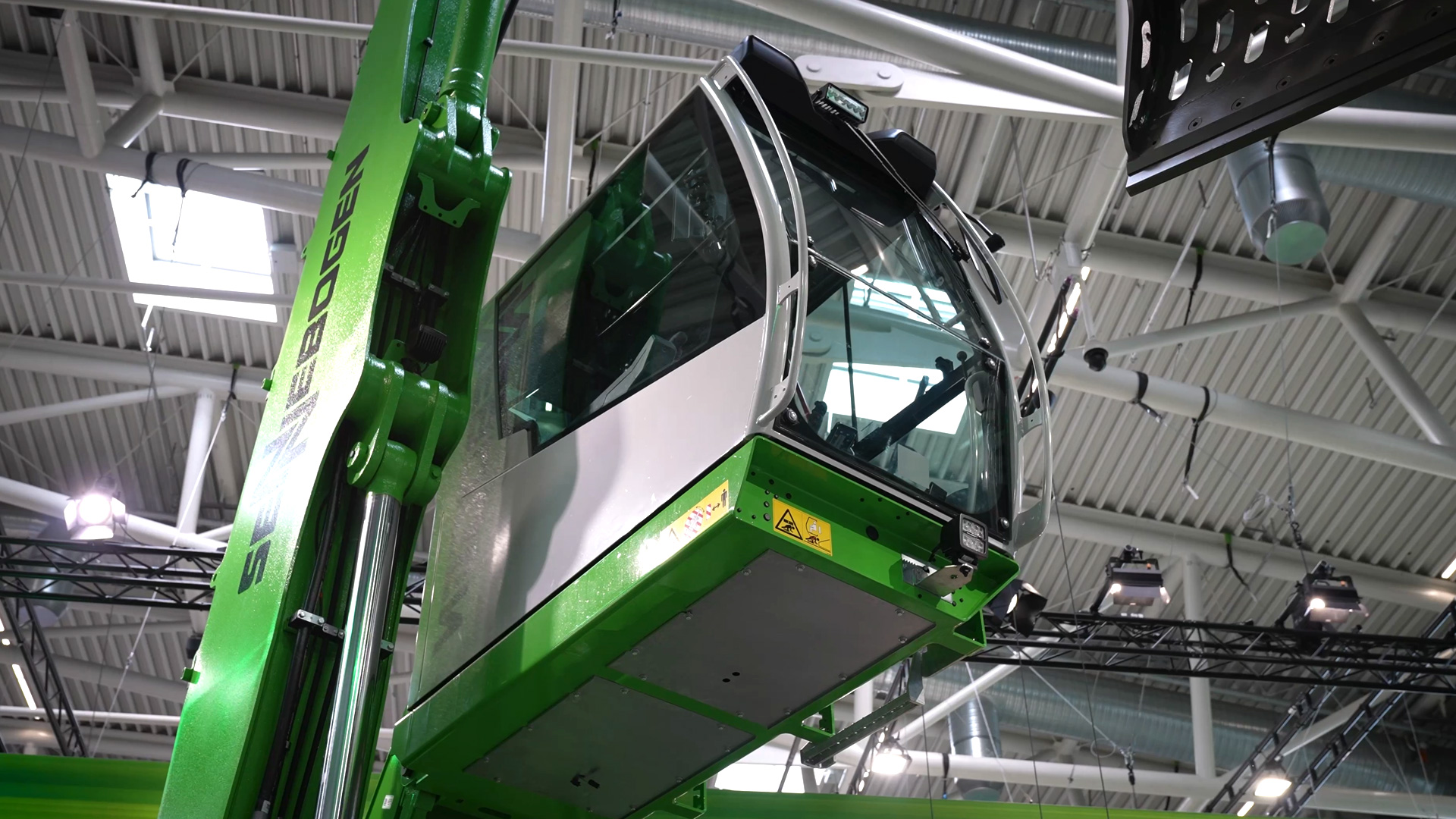 Electric powered handling machines for recycling and scrapyard operations